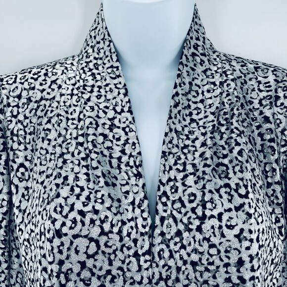 MICHAEL KORS Silver Metallic Animal Print Long Sleeve V-Neck Blouse XS - Picture 3 of 12